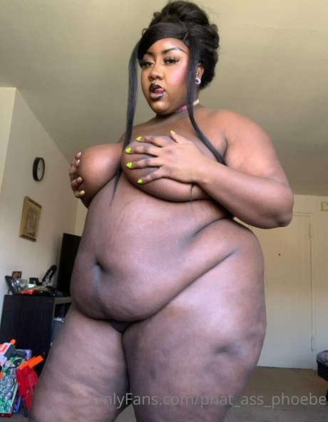 Phat_ass_phoebe