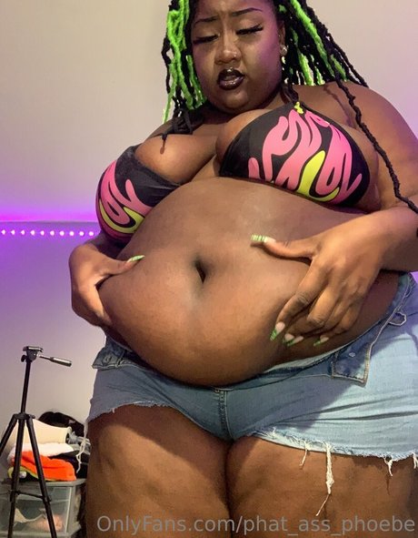 Phat_ass_phoebe