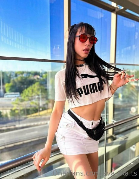 Naakte gelekte OnlyFans-foto van Evalikats