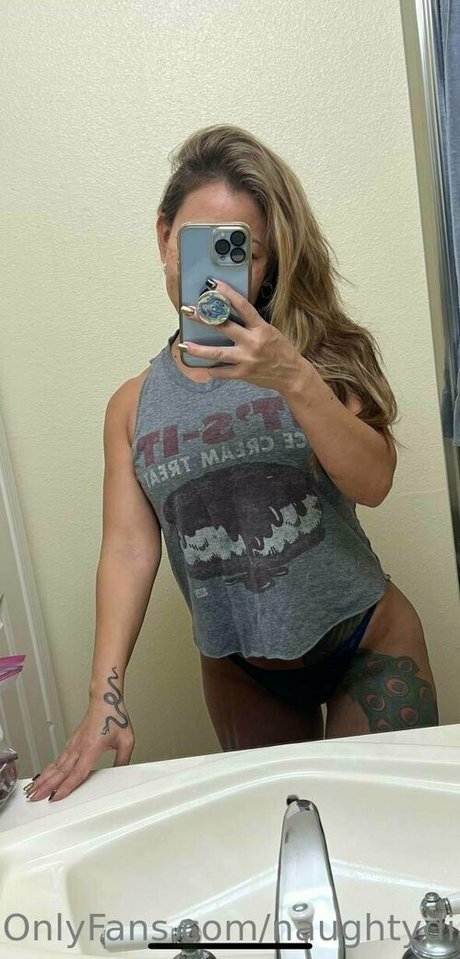 Naughtydiamond11