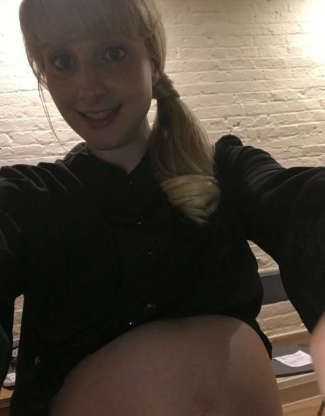 Naakte gelekte OnlyFans-foto van Melissa Rauch