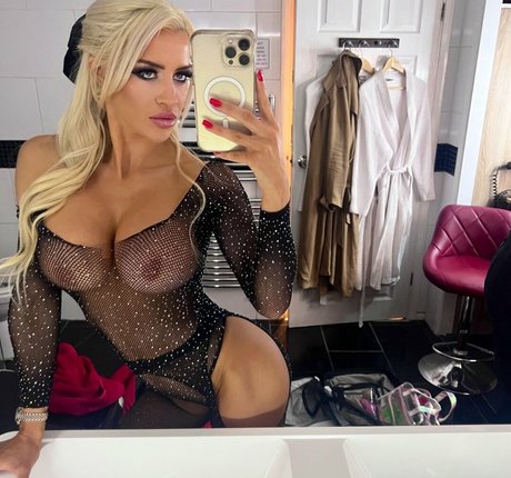 Naakte gelekte OnlyFans-foto van Sienna Day