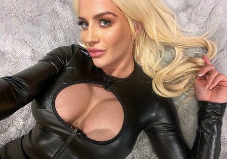 Sienna Day