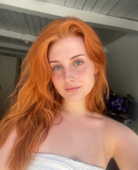 Naakte gelekte OnlyFans-foto van Natahrie