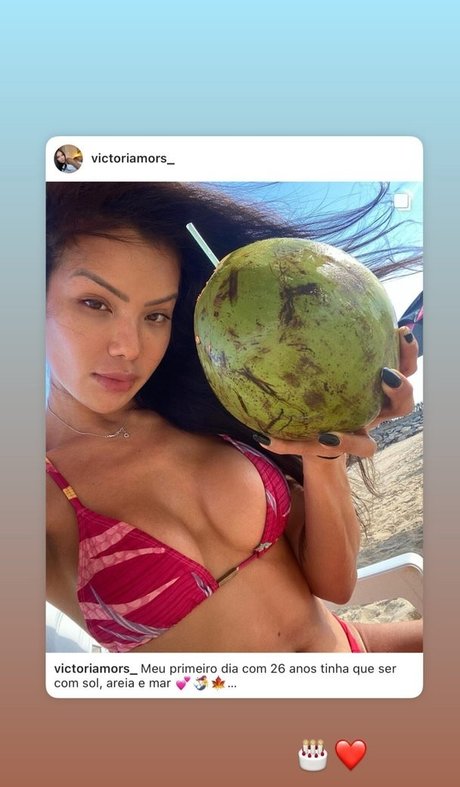 Naakte gelekte OnlyFans-foto van Victoria Helena