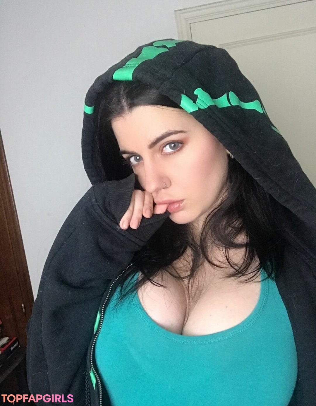 Naakte gelekte OnlyFans-foto van Magui Sunshine #1205