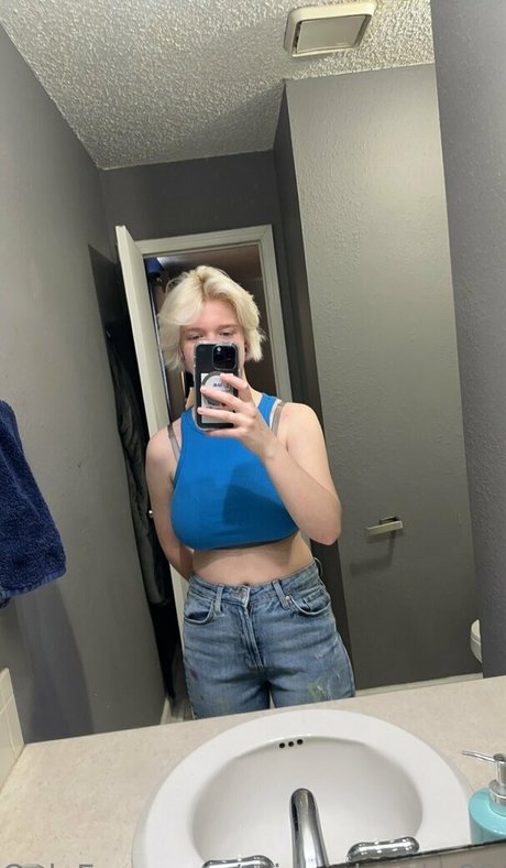 Naakte gelekte OnlyFans-foto van Midnightsky80085