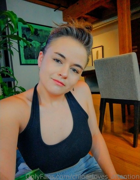 Naakte gelekte OnlyFans-foto van Chloelovesattention