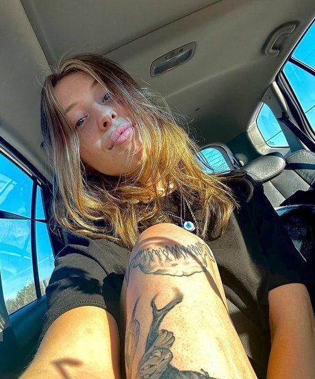 Naakte gelekte OnlyFans-foto van Lolcaughtureye