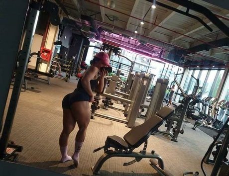 Naakte gelekte OnlyFans-foto van Quadsqueeen