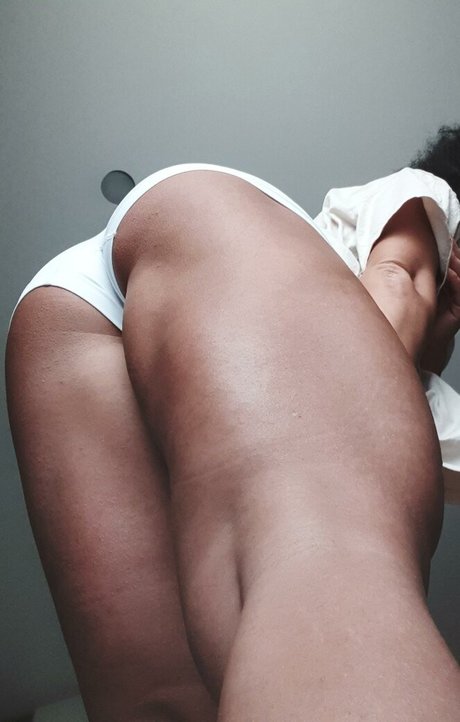 Naakte gelekte OnlyFans-foto van Quadsqueeen