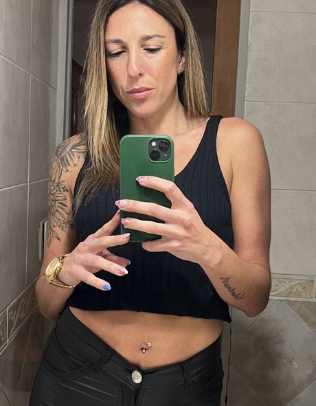 Naakte gelekte OnlyFans-foto van Elizabet739