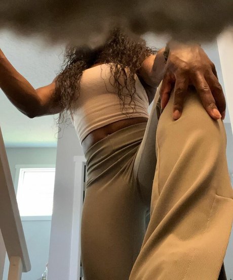 Naakte gelekte OnlyFans-foto van Terra Olivia Vip