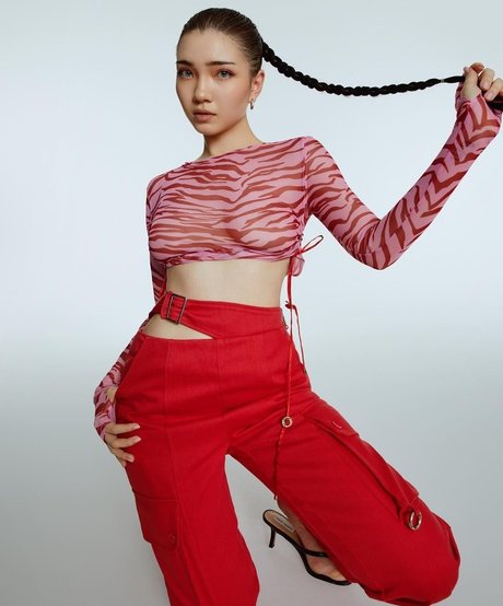 Naakte gelekte OnlyFans-foto van Aya Shalkar