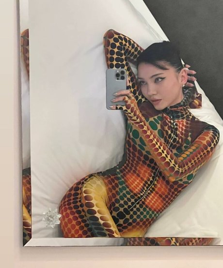 Naakte gelekte OnlyFans-foto van Aya Shalkar