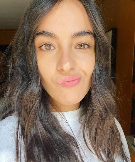 Naakte gelekte OnlyFans-foto van Alanna Masterson
