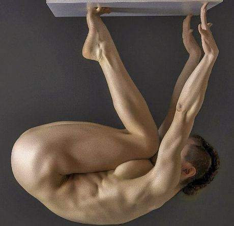 Naakte gelekte OnlyFans-foto van Tunaapari