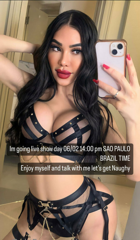 Naakte gelekte OnlyFans-foto van Manatsunaga