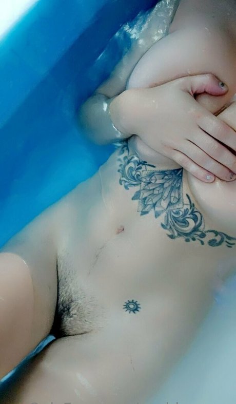Naakte gelekte OnlyFans-foto van Azuldreamer