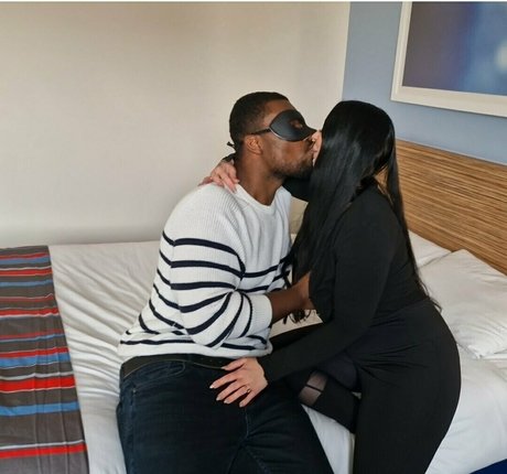 Naakte gelekte OnlyFans-foto van Tamarainkedfree