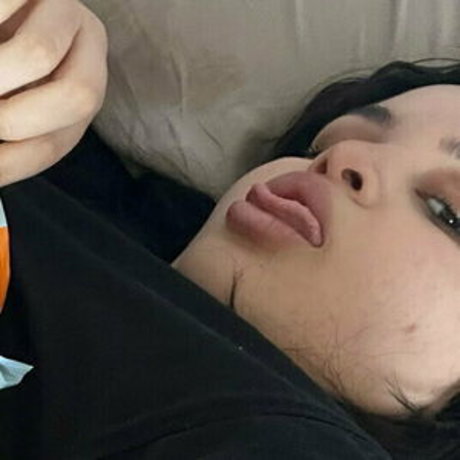 Naakte gelekte OnlyFans-foto van Miasakhalif