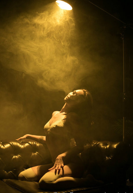 Naakte gelekte OnlyFans-foto van Vertuta