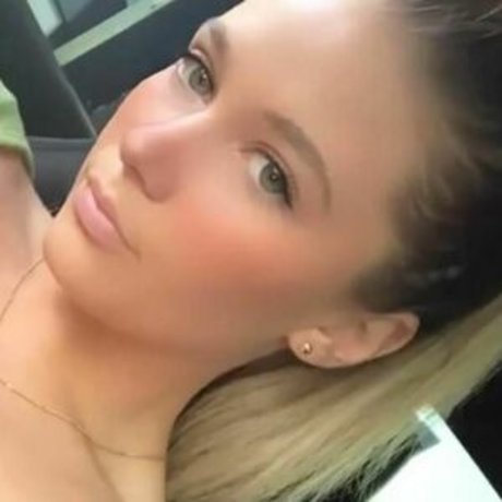 Naakte gelekte OnlyFans-foto van Forevercali
