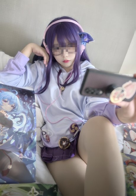 Naakte gelekte OnlyFans-foto van Yuikai