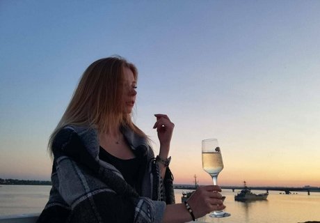 Naakte gelekte OnlyFans-foto van Atendergirlvialeti