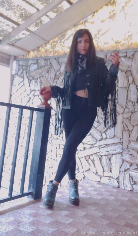 Naakte gelekte OnlyFans-foto van Rockertqueen1