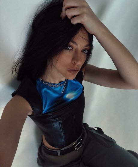 Naakte gelekte OnlyFans-foto van Katyamozhina