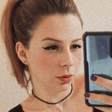 Naakte gelekte OnlyFans-foto van Ammyzitta