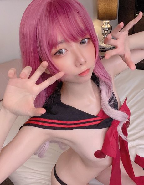 Naakte gelekte OnlyFans-foto van Meimei