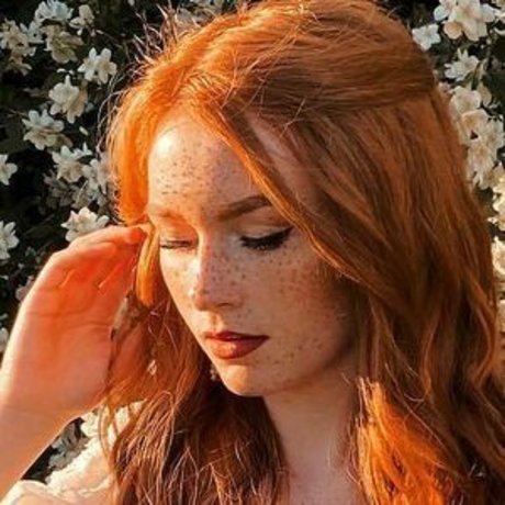 Naakte gelekte OnlyFans-foto van Larissa Opitz