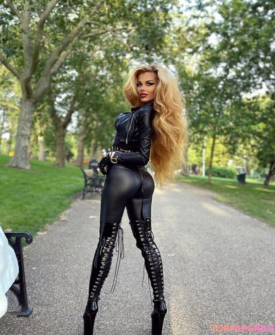 Naakte gelekte OnlyFans-foto van Goddess Slavena #29 Naakte gelekte OnlyFans-foto van Goddess Slavena #29