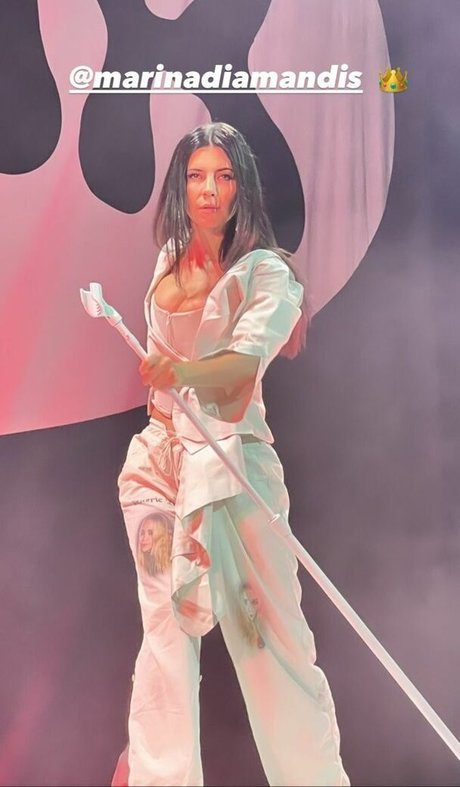 Naakte gelekte OnlyFans-foto van Marina Diamandis