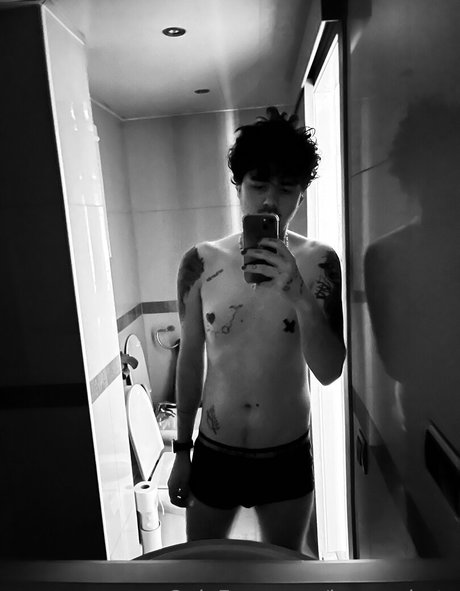 Naakte gelekte OnlyFans-foto van Hanscphoto