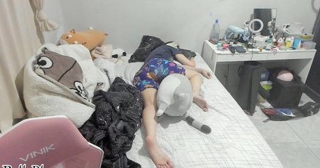 Naakte gelekte OnlyFans-foto van Bellaplays