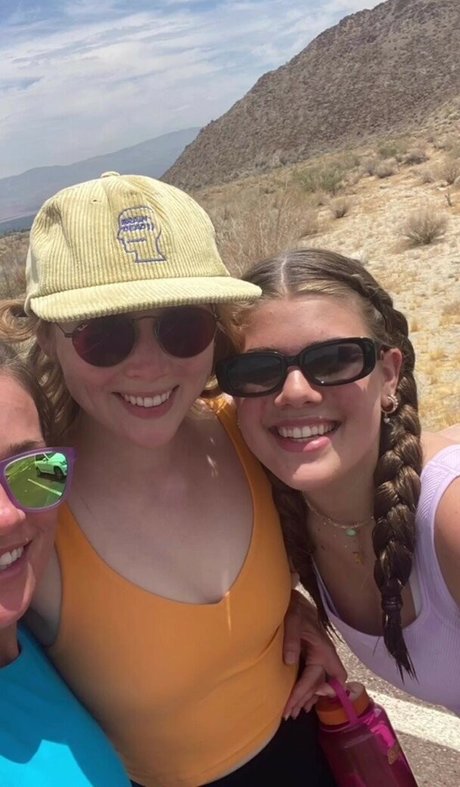 Naakte gelekte OnlyFans-foto van Molly Quinn
