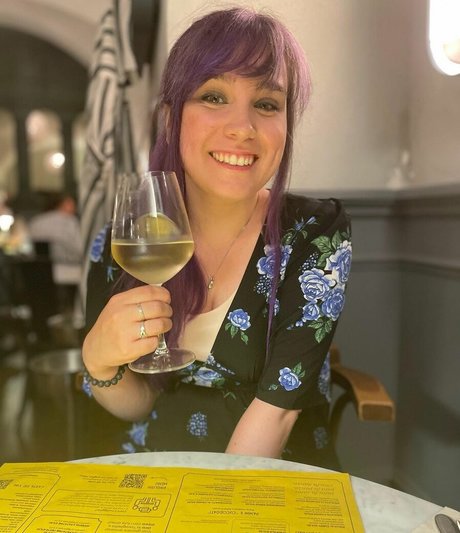 Naakte gelekte OnlyFans-foto van Ellen Rose