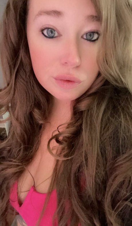 Naakte gelekte OnlyFans-foto van Ivy Mia