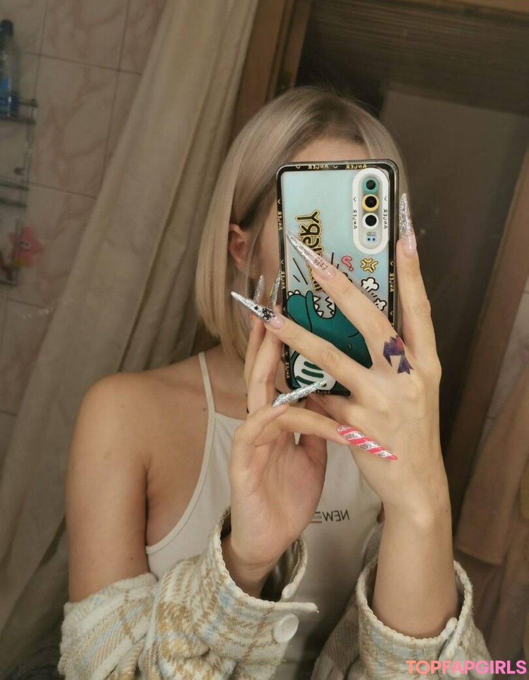 Naakte gelekte OnlyFans-foto van Funsnail #1013