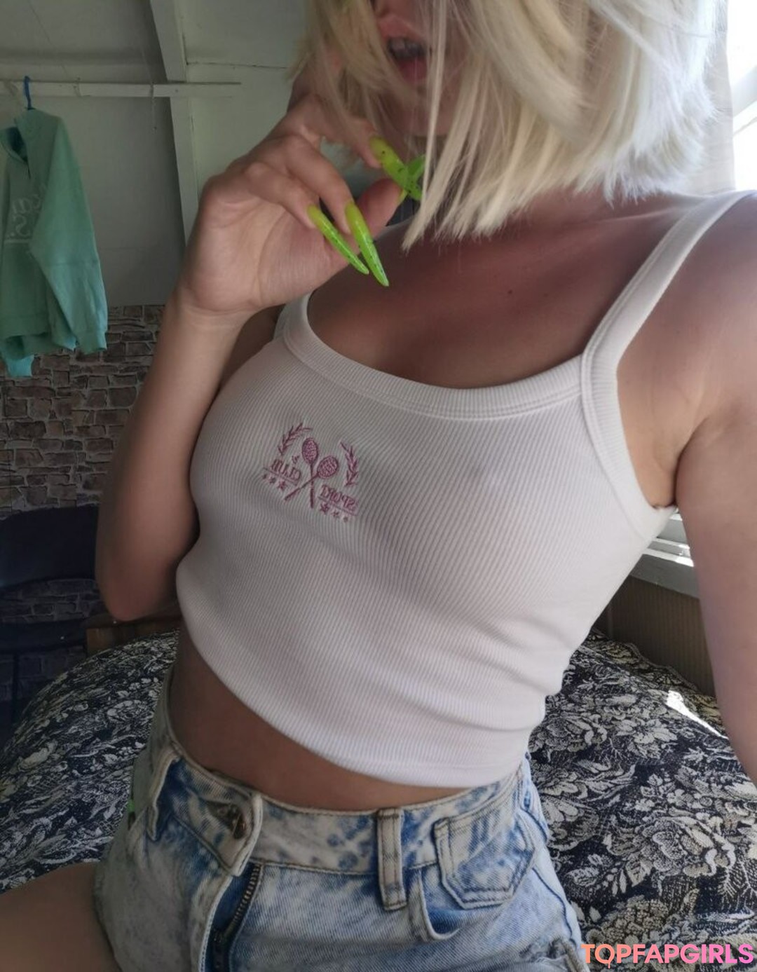 Naakte gelekte OnlyFans-foto van Funsnail #1477