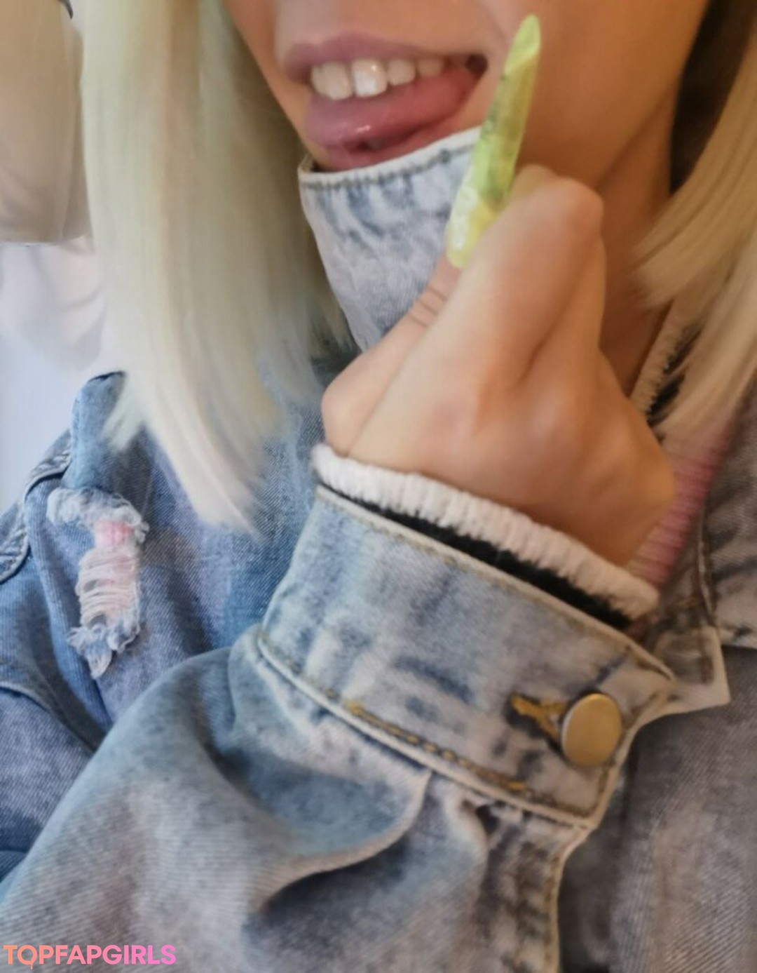 Naakte gelekte OnlyFans-foto van Funsnail #1605
