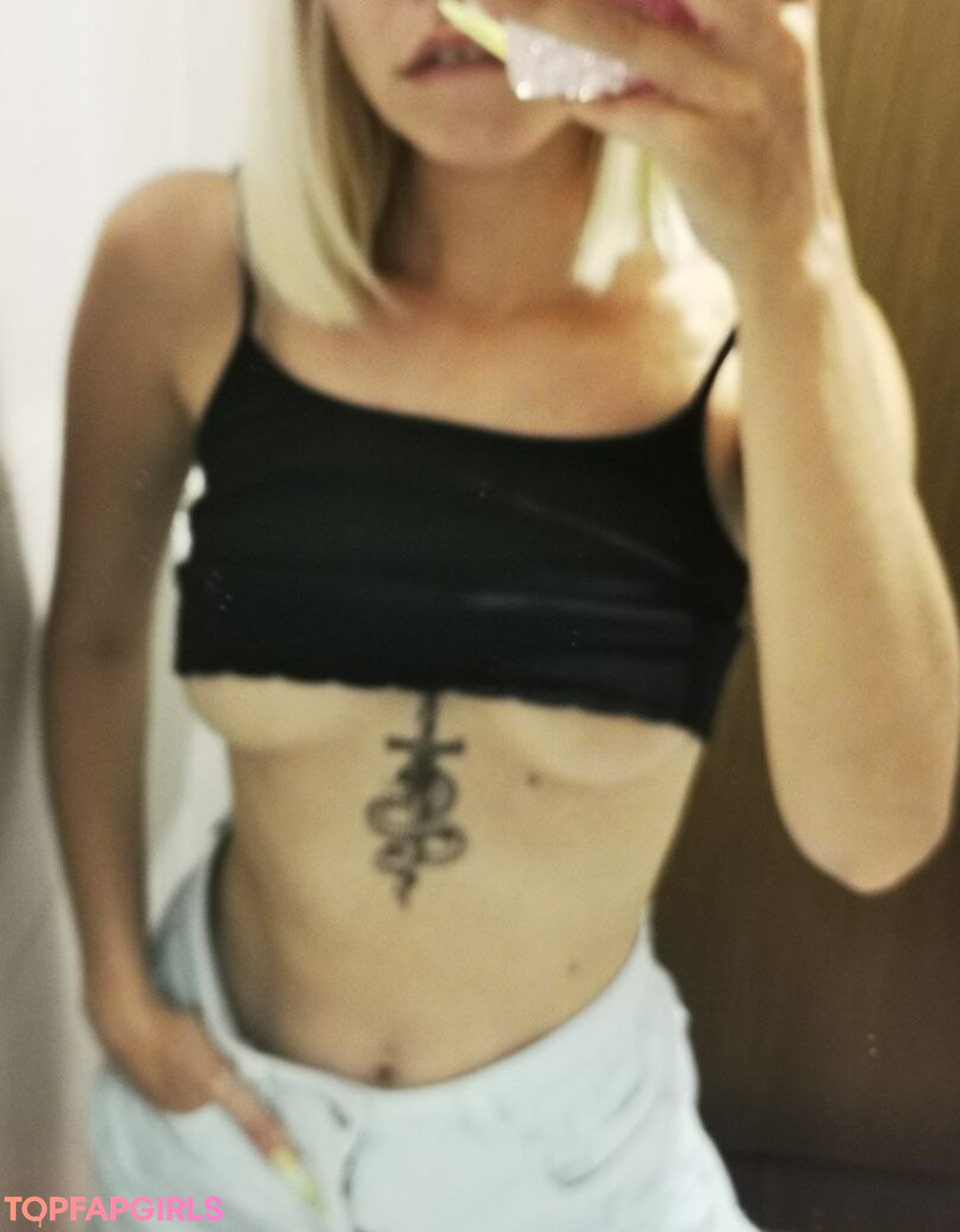 Naakte gelekte OnlyFans-foto van Funsnail #1684