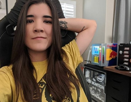 Naakte gelekte OnlyFans-foto van Annemunition