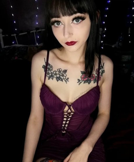 Naakte gelekte OnlyFans-foto van Angelbbynatalya