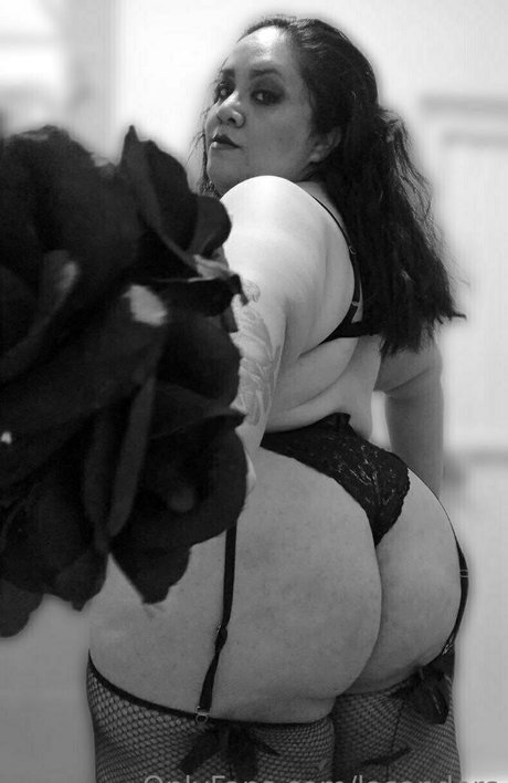 Naakte gelekte OnlyFans-foto van Anabattory