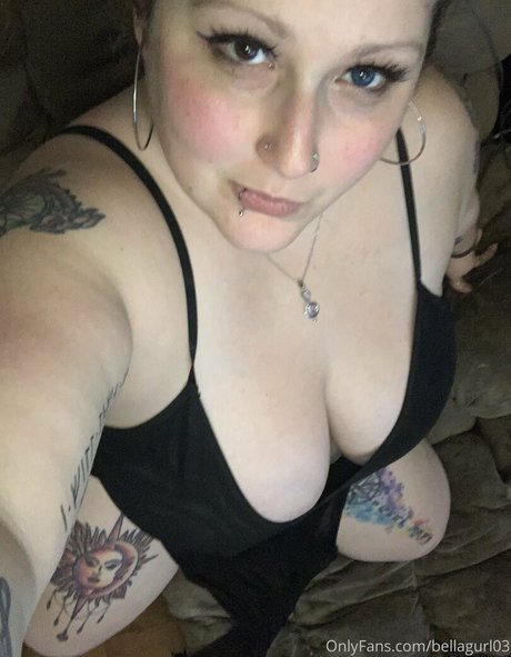 Naakte gelekte OnlyFans-foto van Bellagurl03