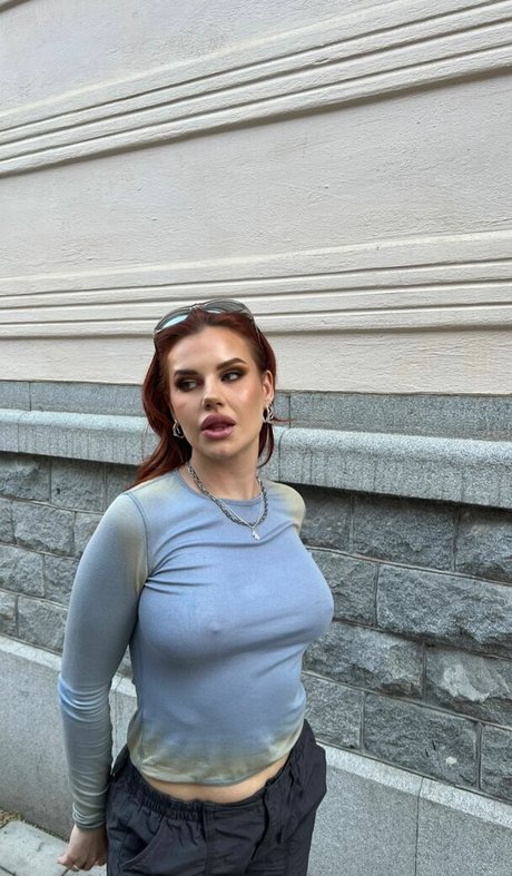 Felicia Aveklew